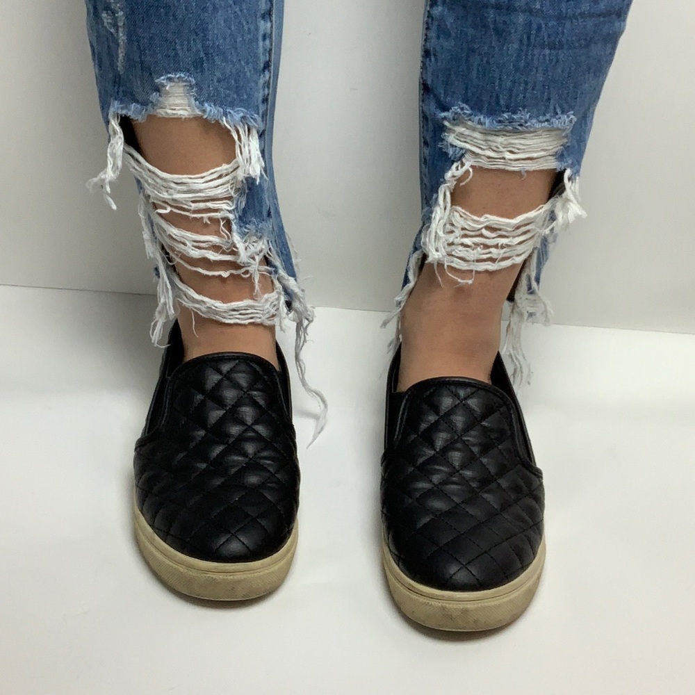 Steve Madden slip on shoe